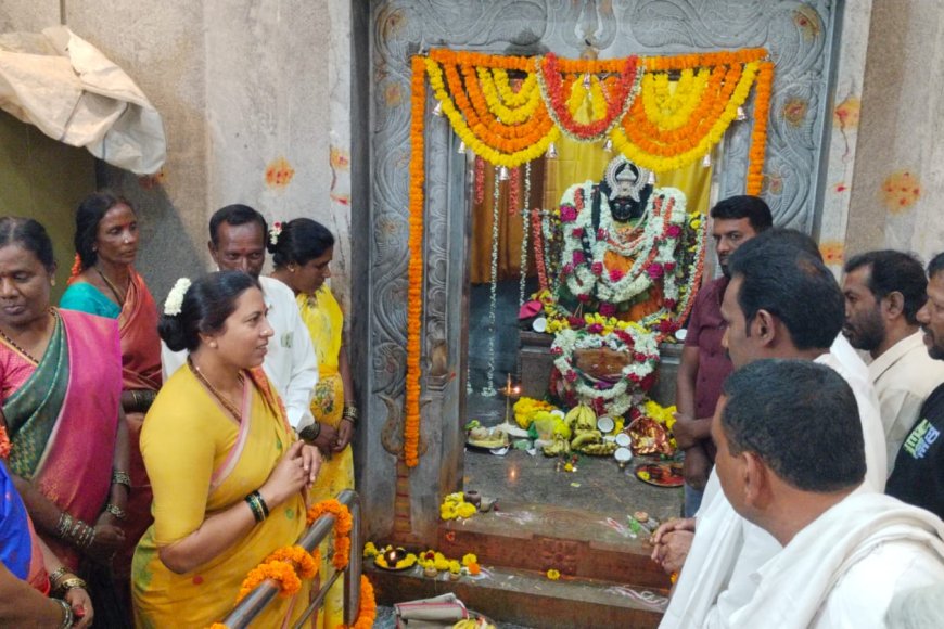 ಸೊಲ್ಲಾಪುರದಮ್ಮ  ದೇವಿ ವಾರ್ಷಿಕೋತ್ಸವ: ದೇವರ ದರ್ಶನ ಪಡೆದ ಶಾಸಕಿ ರೂಪಕಲಾ
