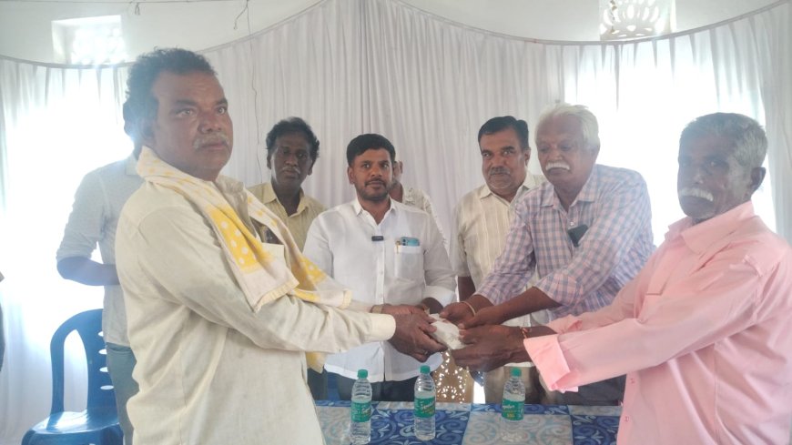 ರೈತರ ಸಂಕಷ್ಟಕ್ಕೆ ಸ್ಪಂದನೆ; ಆರ್ಥಿಕ ನೆರವು ನೀಡಿ ಮಾನವೀಯತೆ ಮೆರೆದ ಸಮಾಜ ಸೇವಕ ವಿ. ಮೋಹನ್ ಕೃಷ್ಣ