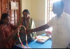ವೈದ್ಯರಿಗೆ ಸನ್ಮಾನಿಸಿದ ಸುರೇಶ್ ವಿಶ್ವಕರ್ಮ