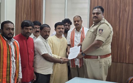 ಕುನಾಲ್ ಕಾಮ್ರಾ ಕಾಮಿಡಿ ಶೋ ರದ್ದುಪಡಿಸುವಂತೆ ಆಗ್ರಹಿಸಿ ವೈಟ್‌ಫೀಲ್ಡ್ ಪೊಲೀಸ್ ಠಾಣೆಗೆ ಹಿಂದೂ ರಾಷ್ಟ್ರ ಸಮನ್ವಯ ಸಮಿತಿಯಿಂದ ಮನವಿ