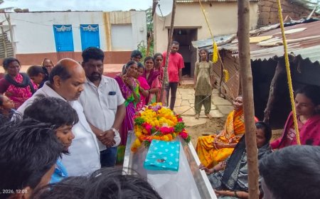 ರಾಜಗೇರಾ: ಮೃತ ಕಾರ್ಮಿಕರಿಗೆ ಅಂತಿಮ ನಮನ ಸಲ್ಲಿಸಿದ ಮಾಜಿ ಸಚಿವ ಬಂಡೆಪ್ಪ ಖಾಶೆಂಪುರ್