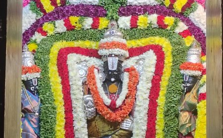 ಕೆಜಿಎಫ್‌ನಲ್ಲಿ ಶ್ರಾವಣ ಮಾಸದ ಎರಡನೇ ಶನಿವಾರ ಶ್ರೀ ಲಕ್ಷ್ಮಿ ವೆಂಕಟರಮಣ ಸ್ವಾಮಿ ದೇವಾಲಯದಲ್ಲಿ ವಿಶೇಷ ಪೂಜೆ