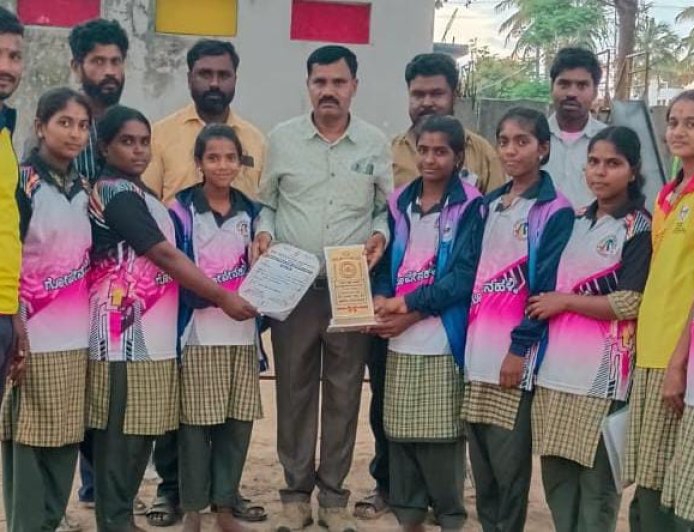ಕ್ಯಾಸಂಬಳ್ಳಿ ಹೋಬಳಿ ಮಟ್ಟದ ಕ್ರೀಡಾಕೂಟ: ವಾಲಿಬಾಲ್‌ನಲ್ಲಿ ಬಾಲಕಿಯರಿಗೆ ಪ್ರಥಮ ಸ್ಥಾನ