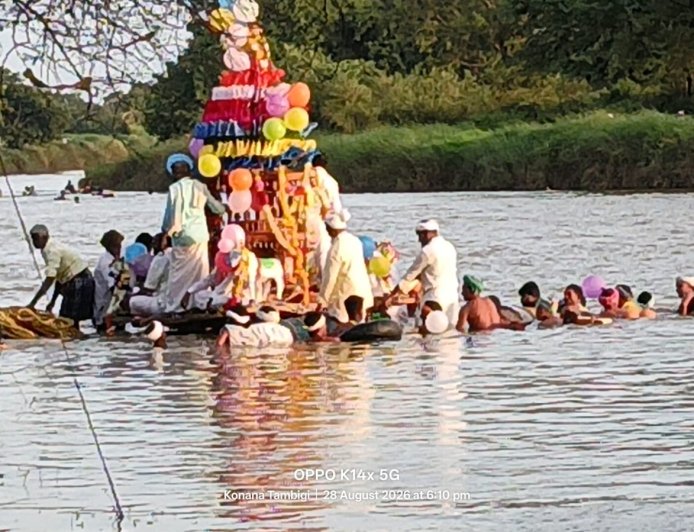 ವರದಾ ನದಿಯಲಿ ಸಿದ್ದಾರೊಡ, ಕಲ್ಮೇಶ್ವರ ತೇರು ಬಲು ಜೋರು