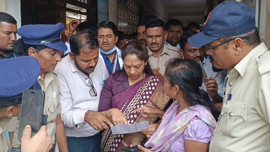 ಸರ್ಕಾರಿ ಆಸ್ಪತ್ರೆಗೆ ರಾಜ್ಯ ಮಹಿಳಾ ಆಯೋಗದ ಅಧ್ಯಕ್ಷೆ ಡಾ||ನಾಗಲಕ್ಷ್ಮೀ ಭೇಟಿ