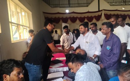 ಕೆಜಿಎಫ್‌ನಲ್ಲಿ ಭರ್ಜರಿ ಉದ್ಯೋಗ ಮೇಳ: 600ಕ್ಕೂ ಹೆಚ್ಚು ಯುವಕರ ನೋಂದಣಿ ಯುವಕರಿಗೆ ಉದ್ಯೋಗಾವಕಾಶ ಕಲ್ಪಿಸುವ ನಿಟ್ಟಿನಲ್ಲಿ ಆರ್.ಕೆ. ಫೌಂಡೇಶನ್ ಅಧ್ಯಕ್ಷ ವಿ. ಮೋಹನ್ ಕೃಷ್ಣರಿಂದ ಉದ್ಯೋಗ ಮೇಳ