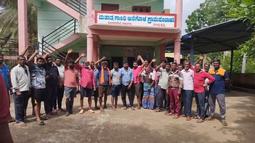 ದೇವಸ್ಥಾನದ ತಡೆಗೋಡೆ ತೆರವು ವಿರೋಧಿಸಿ ಪಿಡಿಓ ವಿರುದ್ಧ ಪ್ರತಿಭಟನೆ