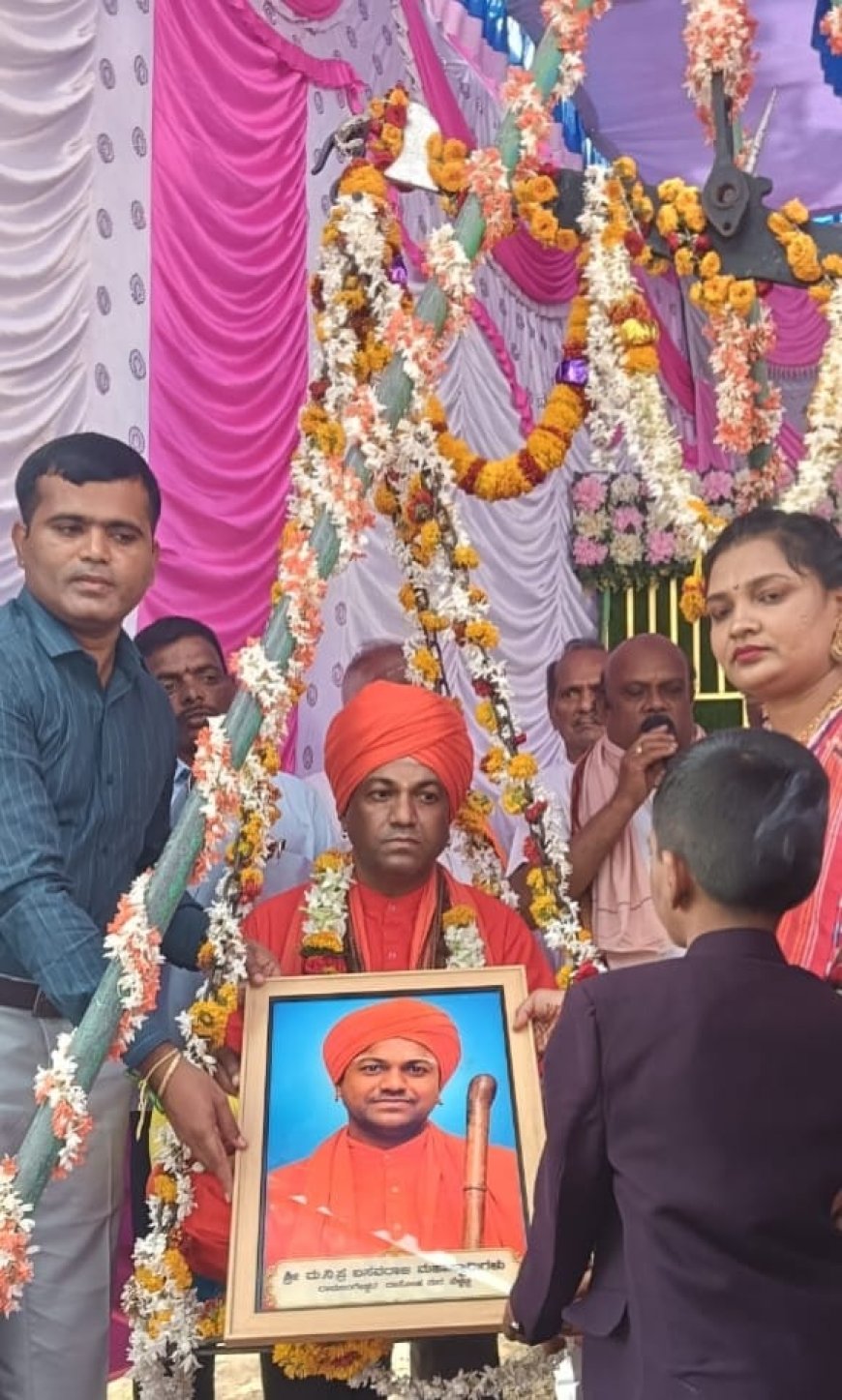 ಬೆಳ್ಳಟ್ಟಿ ಶ್ರೀಗಳಿಗೆ ನಾಗರಮಡುವು ಗ್ರಾಮದ PSI ಬಣಕಾರ ಕುಟುಂಬದಿಂದ 59 ನೇ ತುಲಾಭಾರ ಸಂಭ್ರಮ